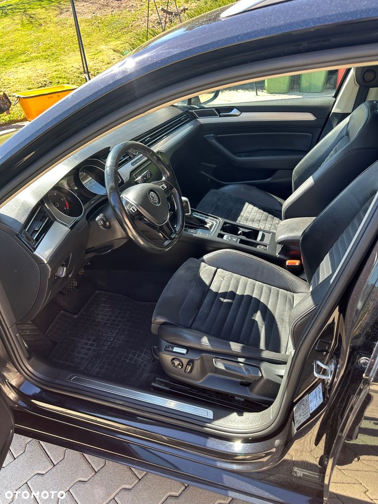 Volkswagen Passat - 11