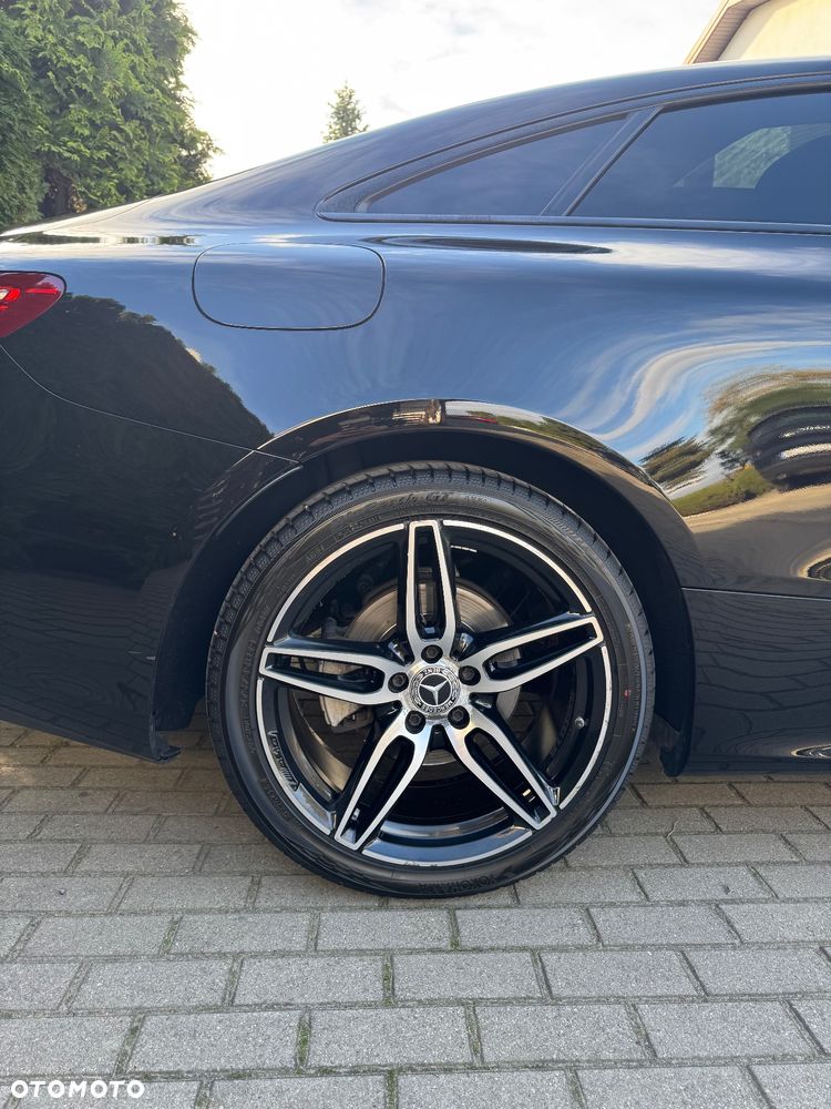 Mercedes-Benz Klasa E 300 9G-TRONIC - 14