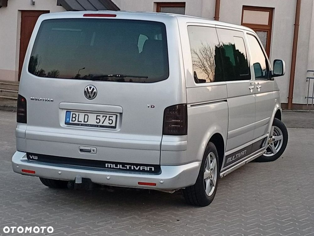 Volkswagen Multivan - 13
