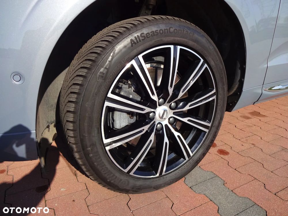 Volvo XC 60 T8 Plug-In Hybrid AWD Ultra Dark - 12