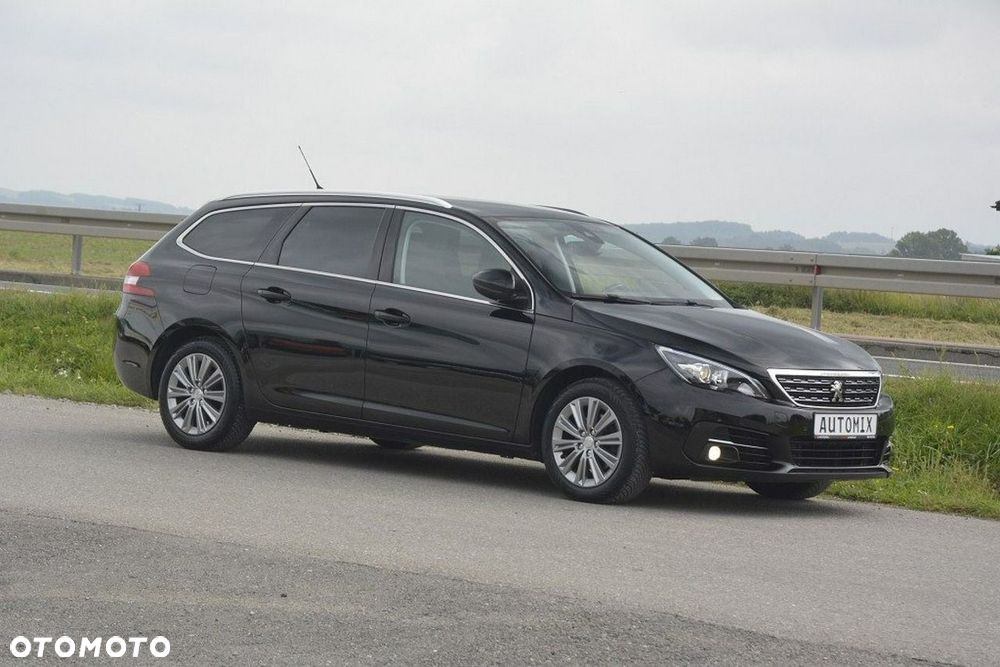Peugeot 308 BlueHDi 130 Stop & Start Allure Business-Paket - 12