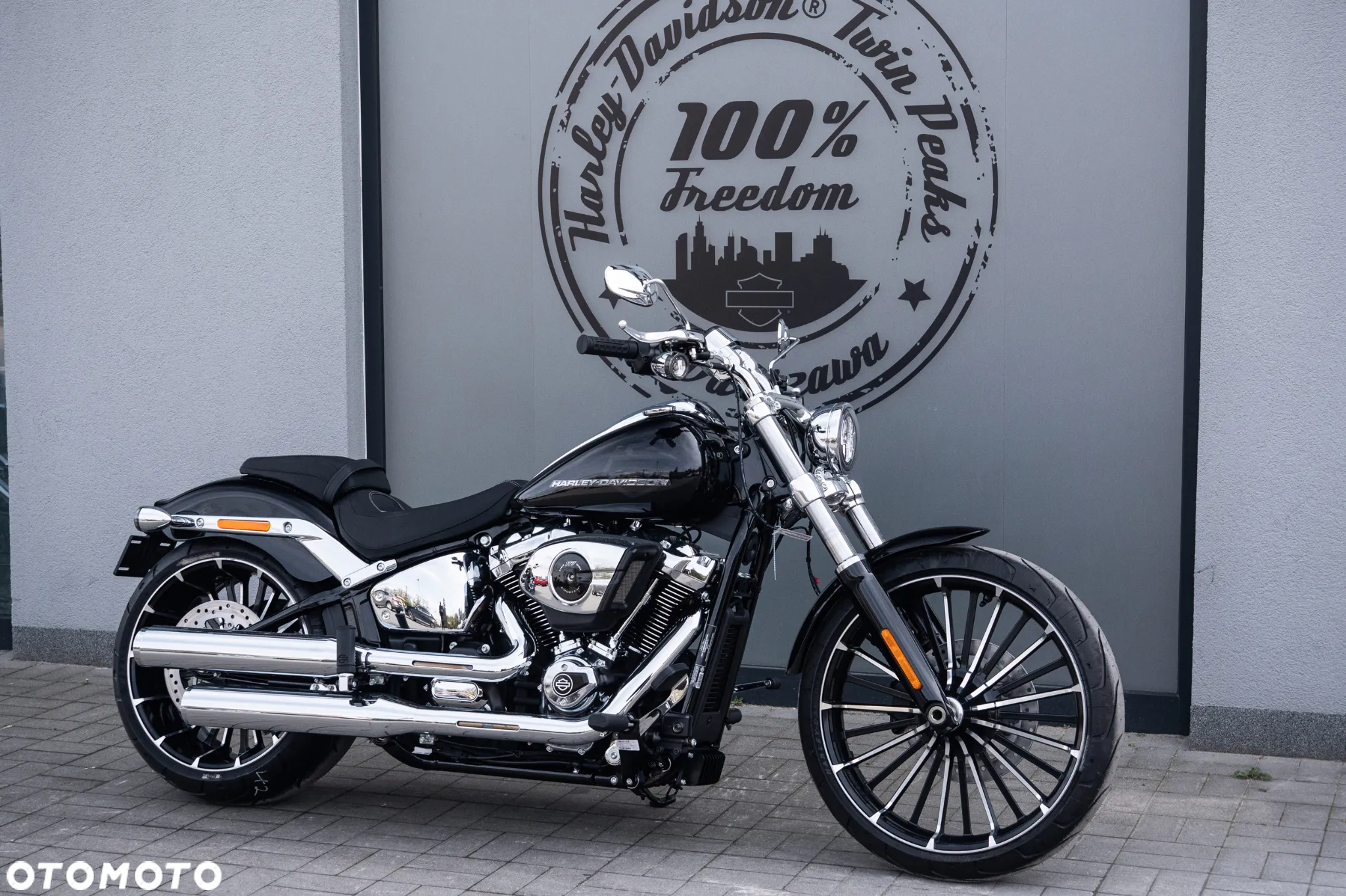 Harley-Davidson Softail Breakout - 3