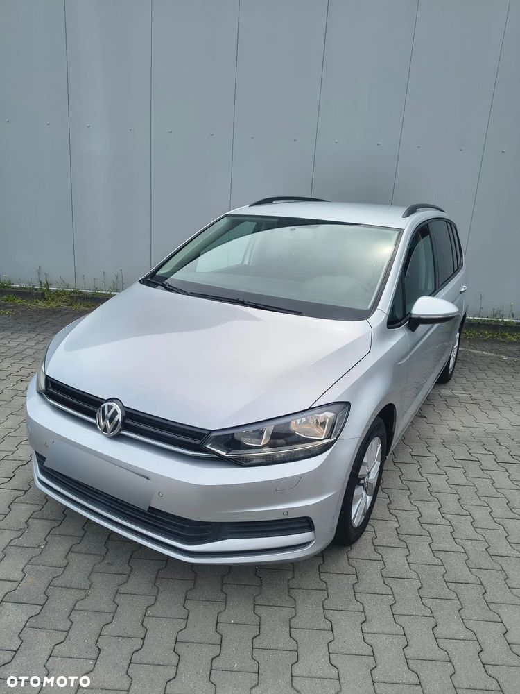 Volkswagen Touran - 1