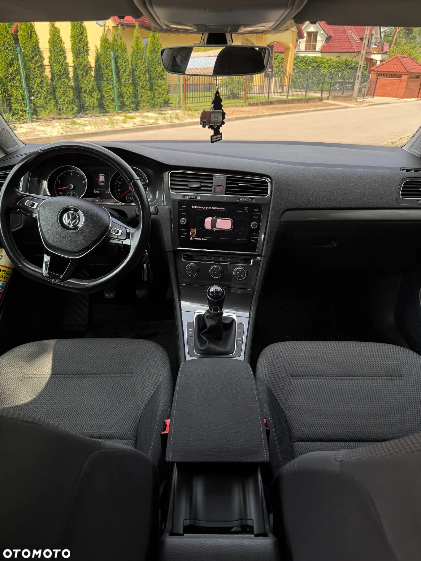 Volkswagen Golf - 22