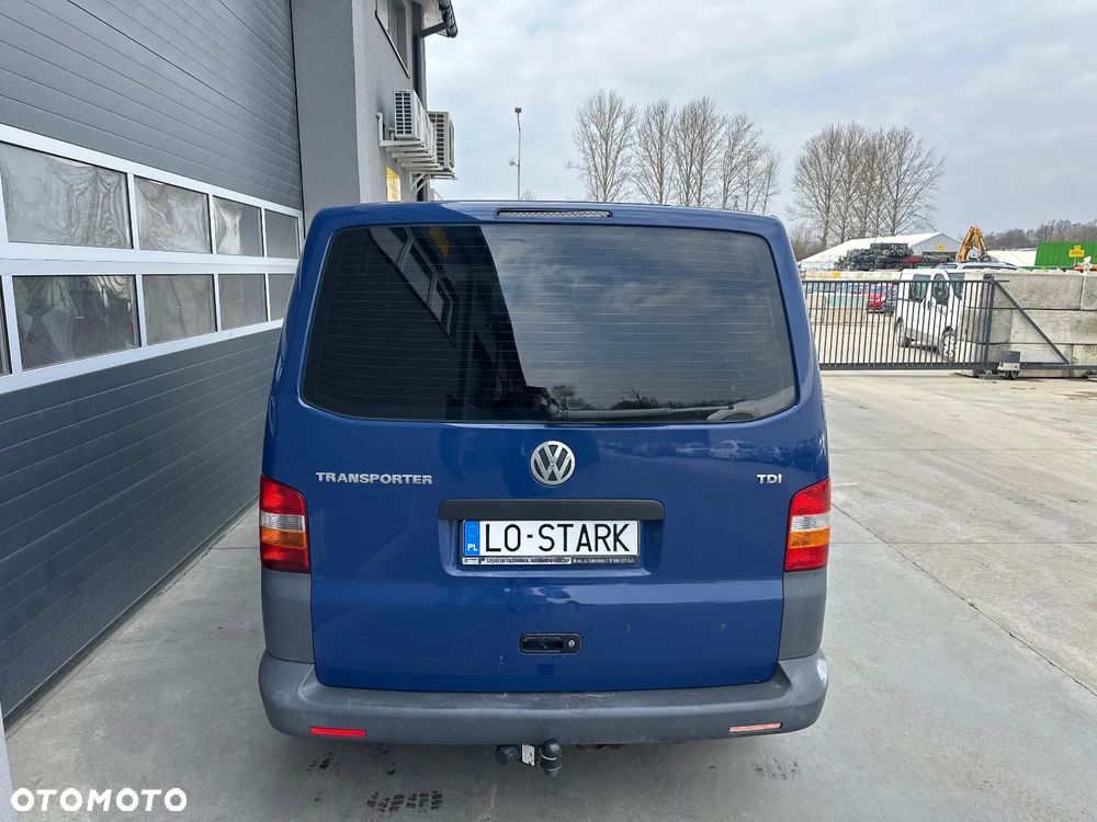 Volkswagen Caravelle - 4