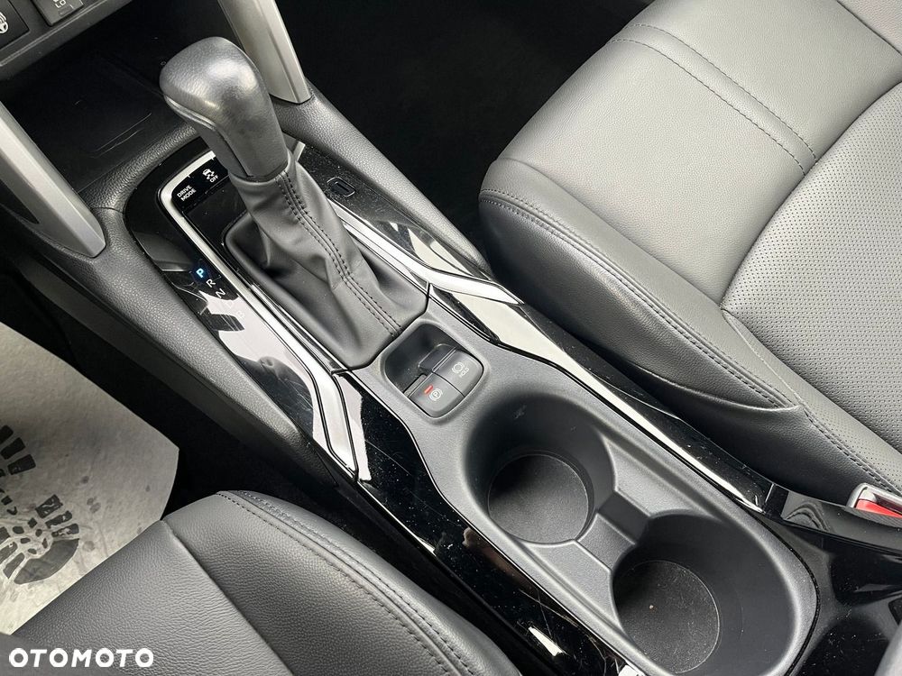 Toyota Corolla Cross 2.0 Hybrid Executive - 17