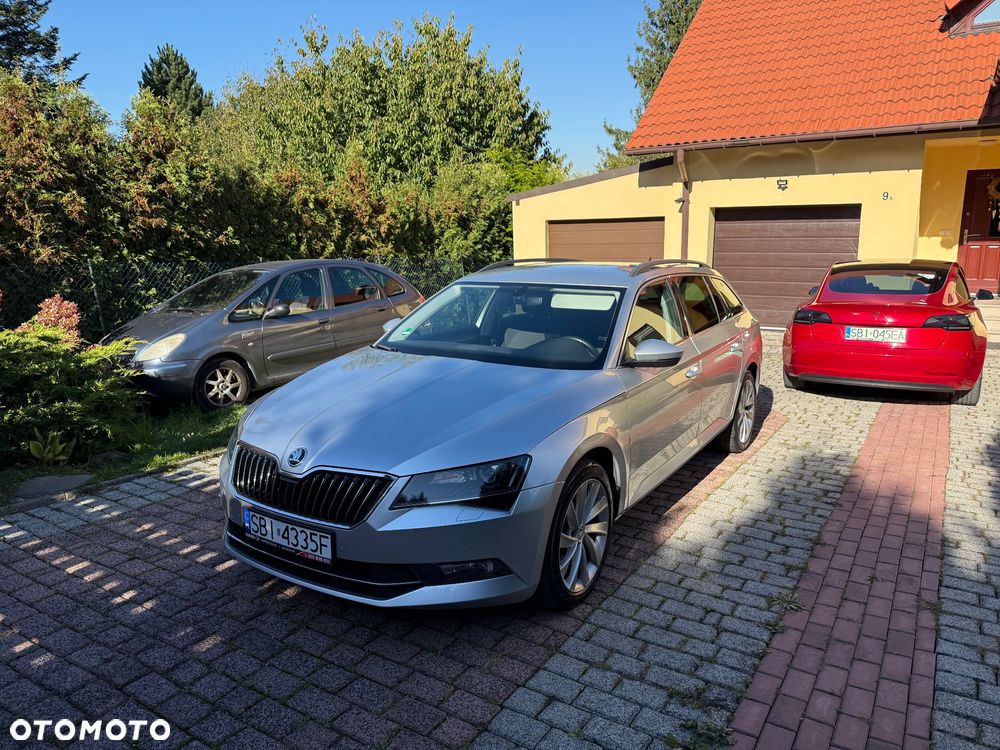 Skoda Superb Combi 2.0 TDI Ambition - 4