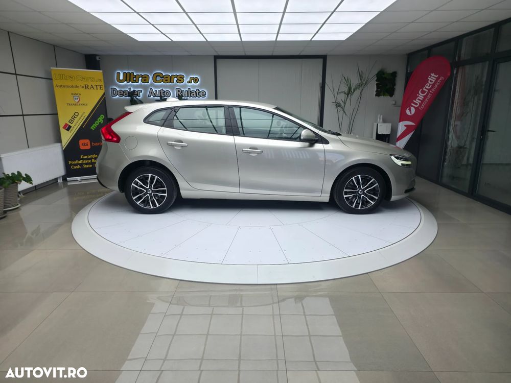 Volvo V40 D2 Aut. Momentum - 6