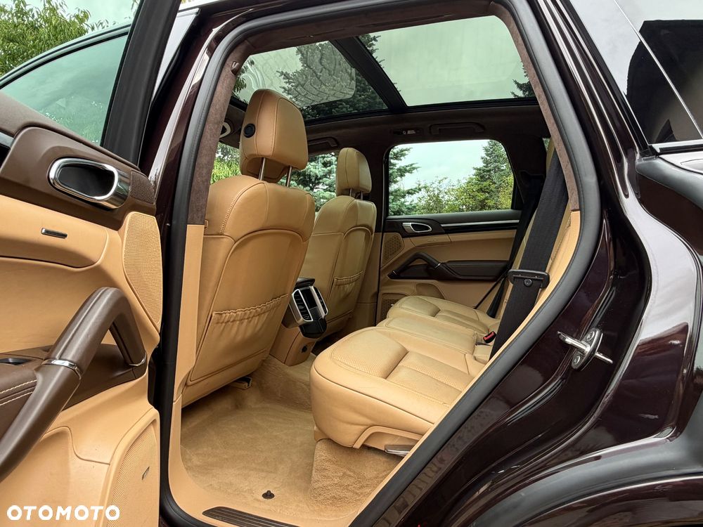 Porsche Cayenne Platinum Edition - 14