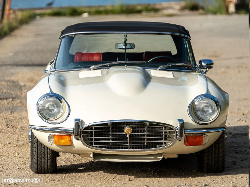 Jaguar E-Type - 18