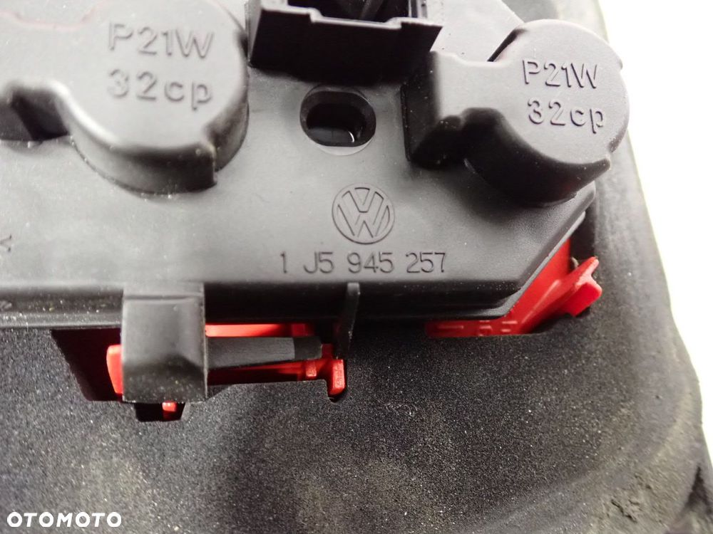LAMPA PRAWA TYLNA VOLKSWAGEN BORA 1J5945257   1J5945096AC  1J5945112AC - 12