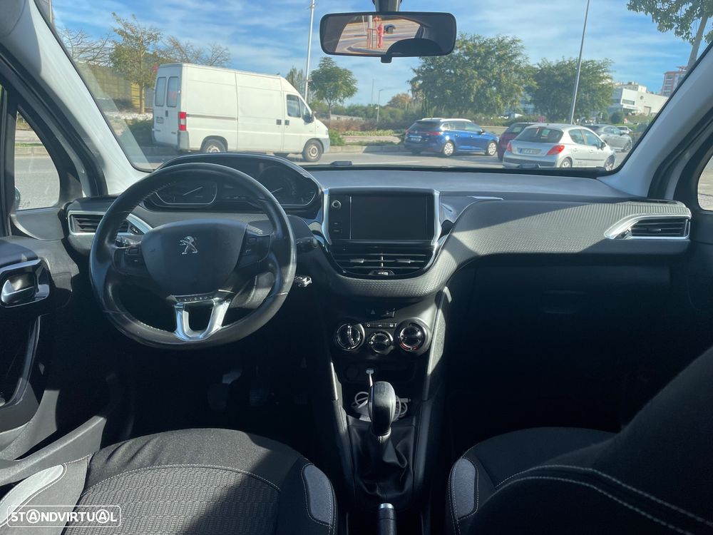 Peugeot 208 1.2 VTi SE Style - 10