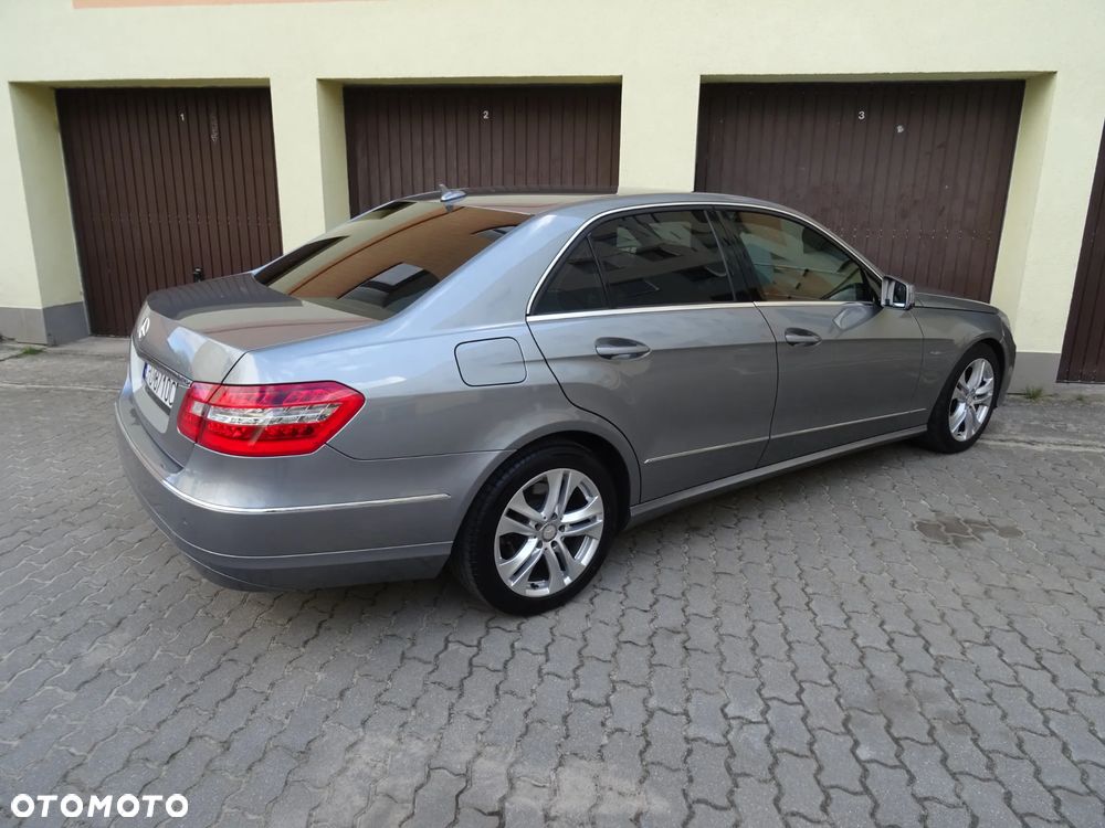 Mercedes-Benz Klasa E 200 CDI 7G-TRONIC Elegance - 21