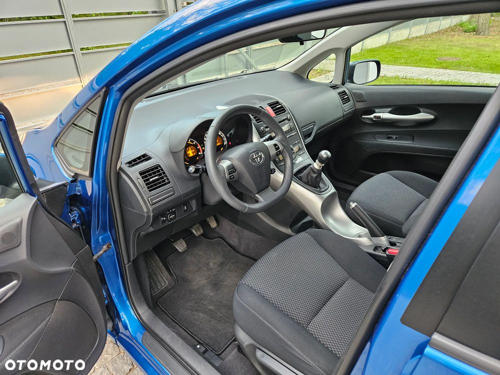 Toyota Auris 1.6 Sol - 9