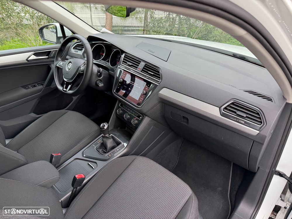 VW Tiguan 1.6 TDI Tech - 29