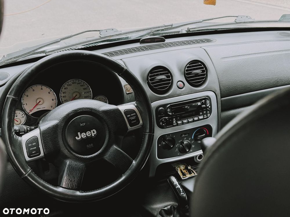 Jeep Cherokee 3.7L Limited - 13
