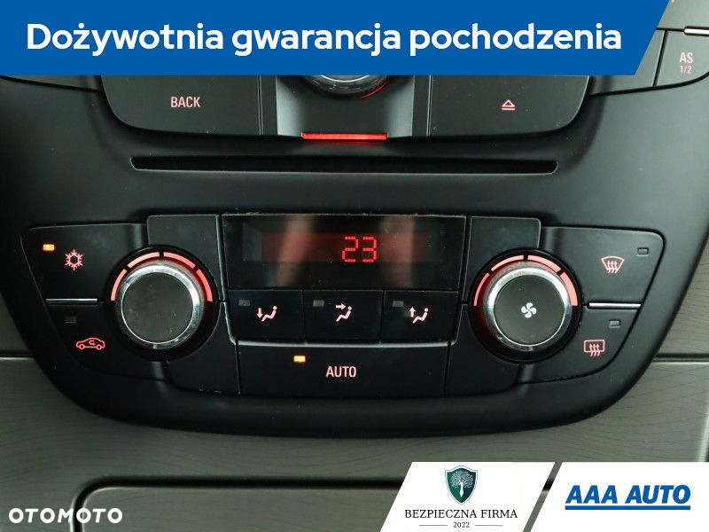 Opel Insignia - 11