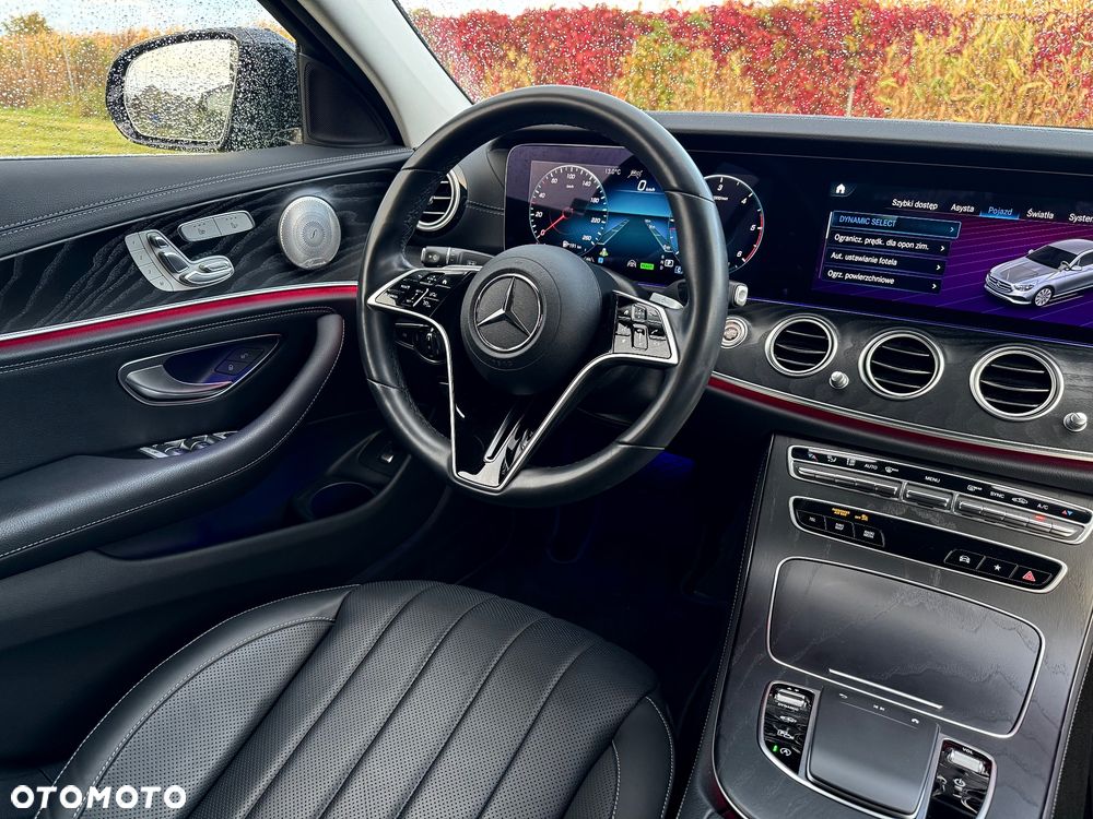 Mercedes-Benz Klasa E 220 d 4-Matic Exclusive - 24