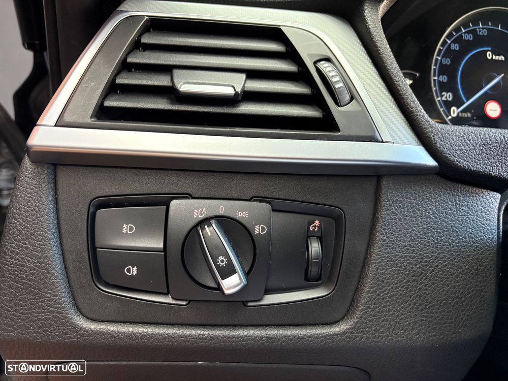 BMW 320 d Touring Sport-Aut. Efficient Dynamics Edition - 48