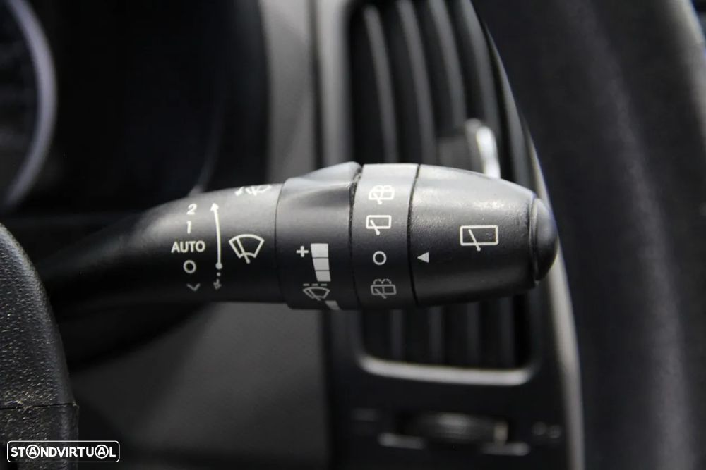 Hyundai i30 1.6 CRDI Comfort DPF - 11