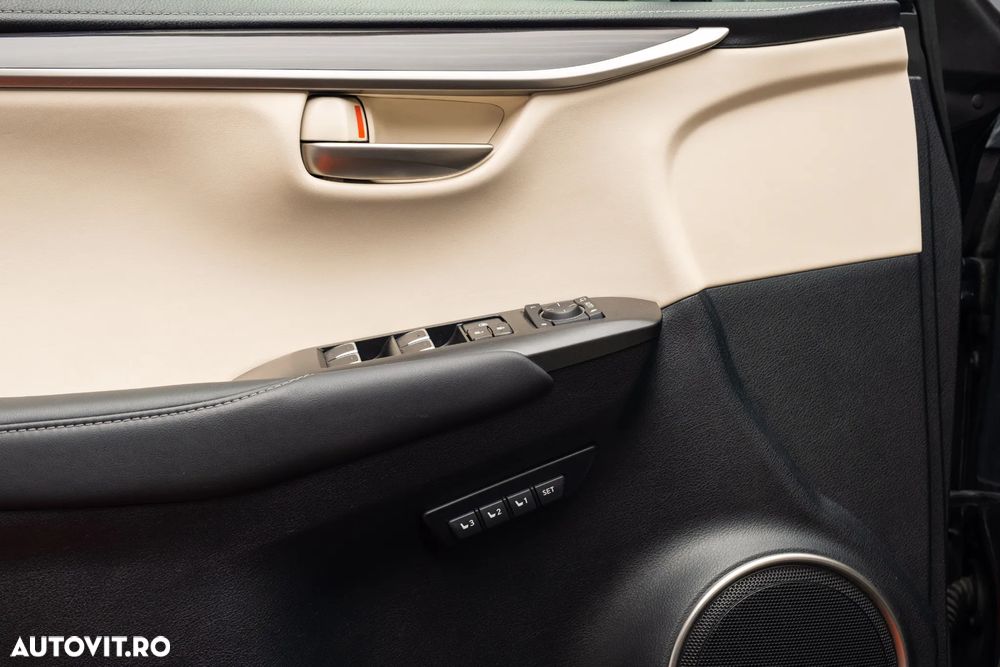 Lexus Seria NX 300h AWD Luxury - 34