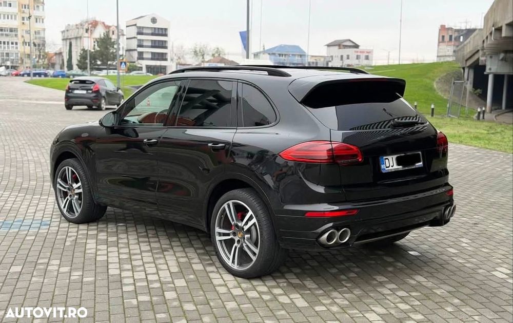Porsche Cayenne 3.0 L - 2