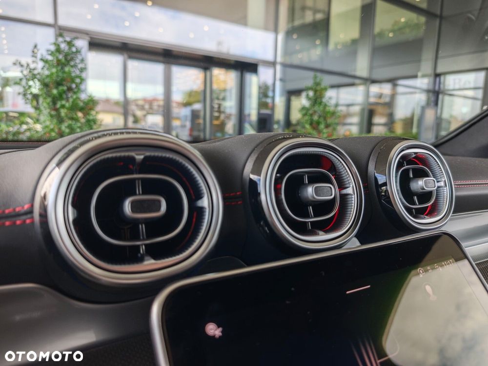 Mercedes-Benz GLC - 31