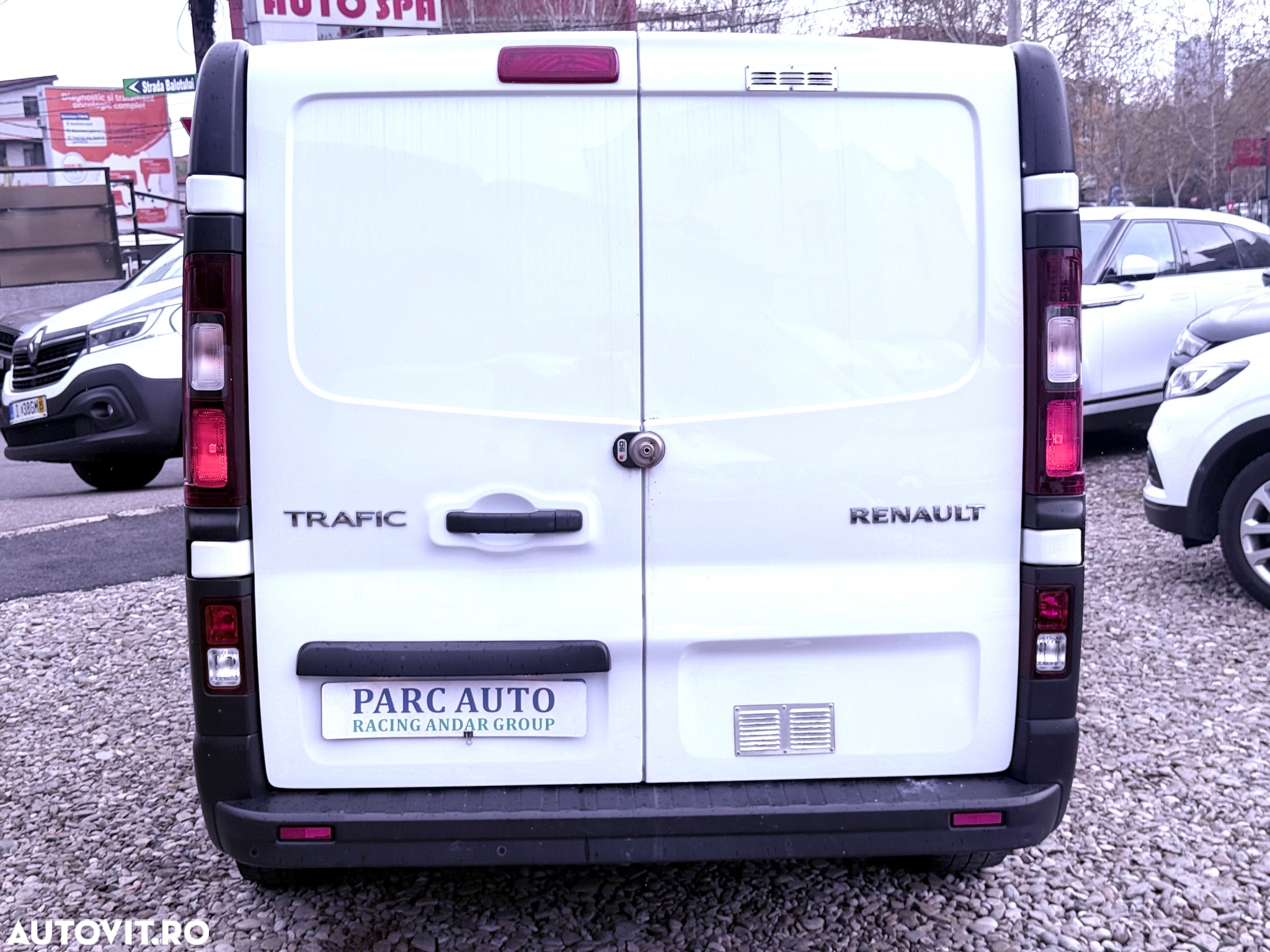 Renault Trafic ENERGY 1.6 dCi 120 Start & Stop Combi L1H1 Expression - 11