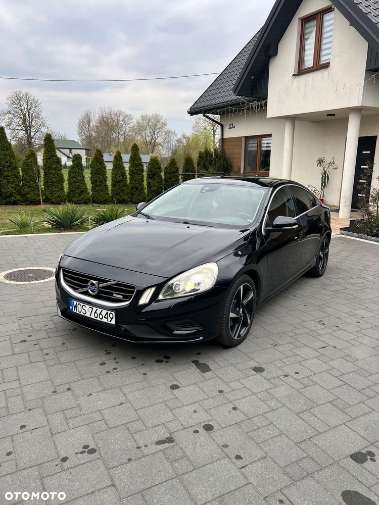 Volvo S60 D3 R-Design - 1
