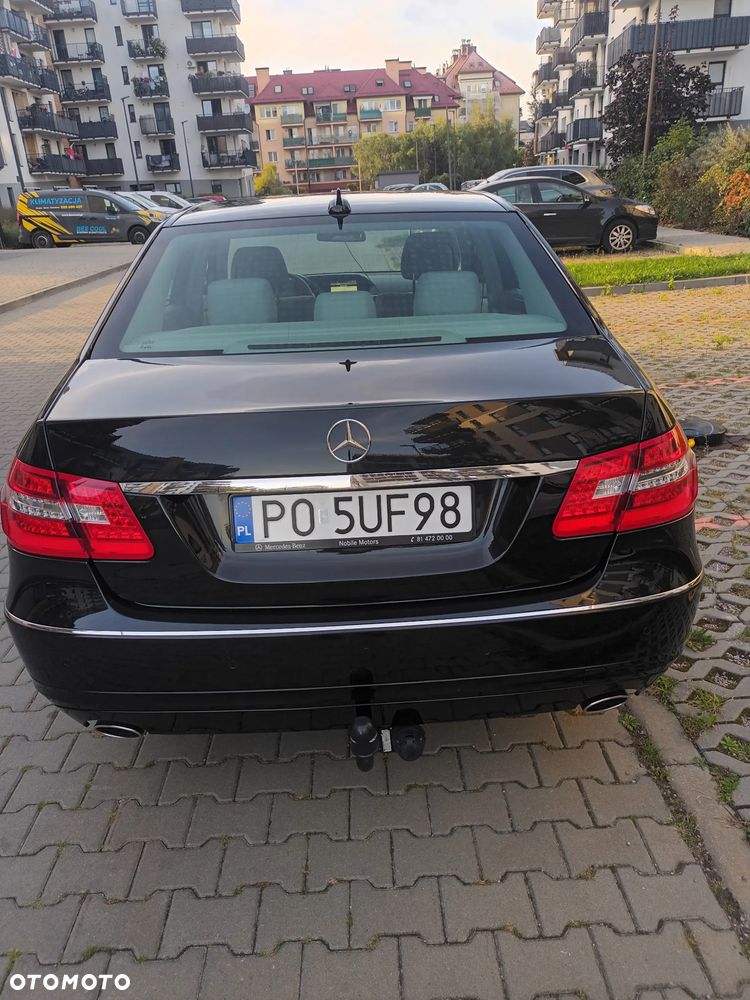 Mercedes-Benz Klasa E 300 CDI BlueEff Elegance - 2