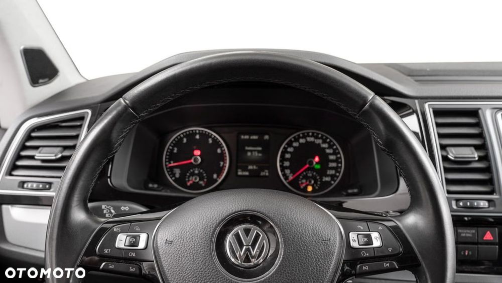 Volkswagen Multivan - 20