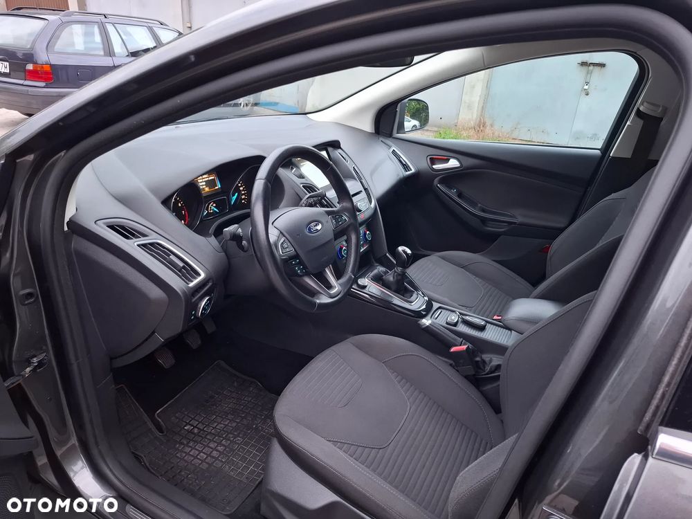 Ford Focus - 19