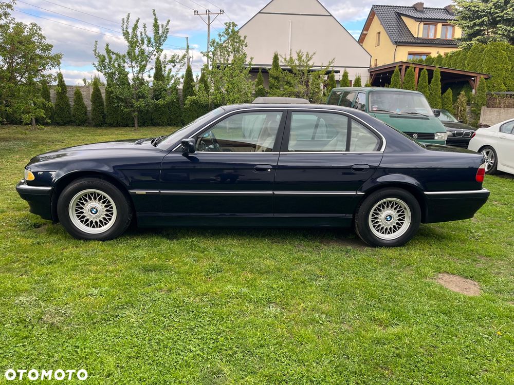 BMW Seria 7 740i - 2