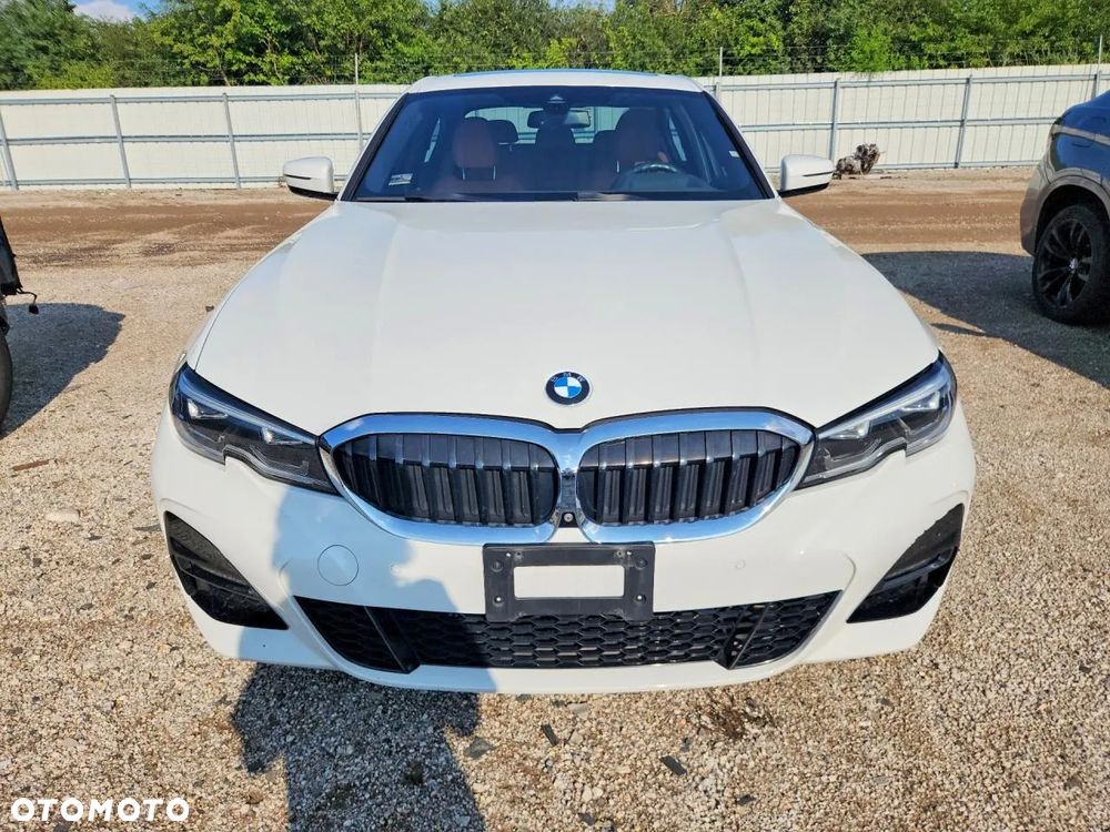 BMW Seria 3 330i M Sport - 5