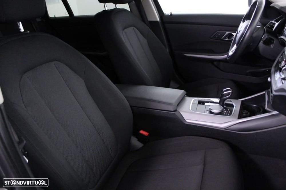 BMW 330 e Touring Auto - 14
