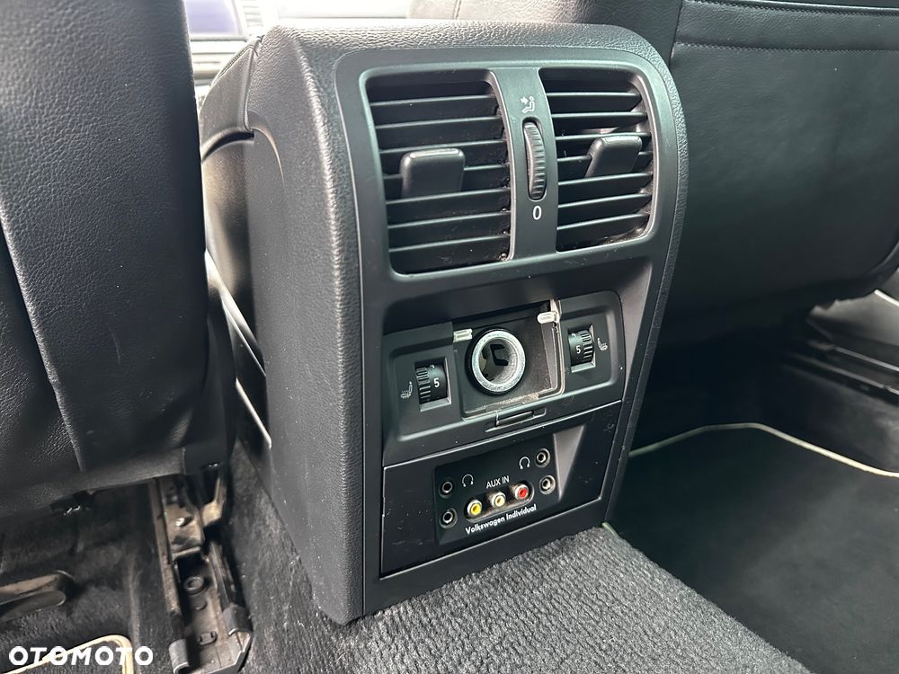 Volkswagen Passat Variant 3.2 V6 FSI 4Mot Highline DSG - 30