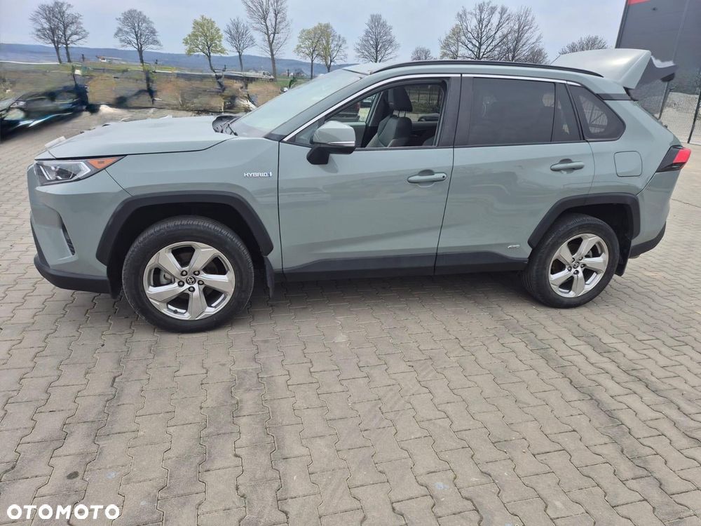 Toyota RAV4 - 8