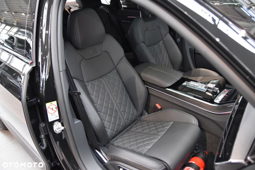 Audi S8 - 13
