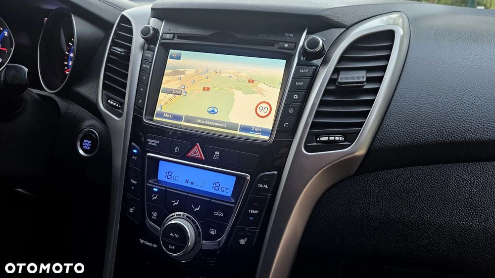 Hyundai i30 1.6 CRDi Automatik Style - 40