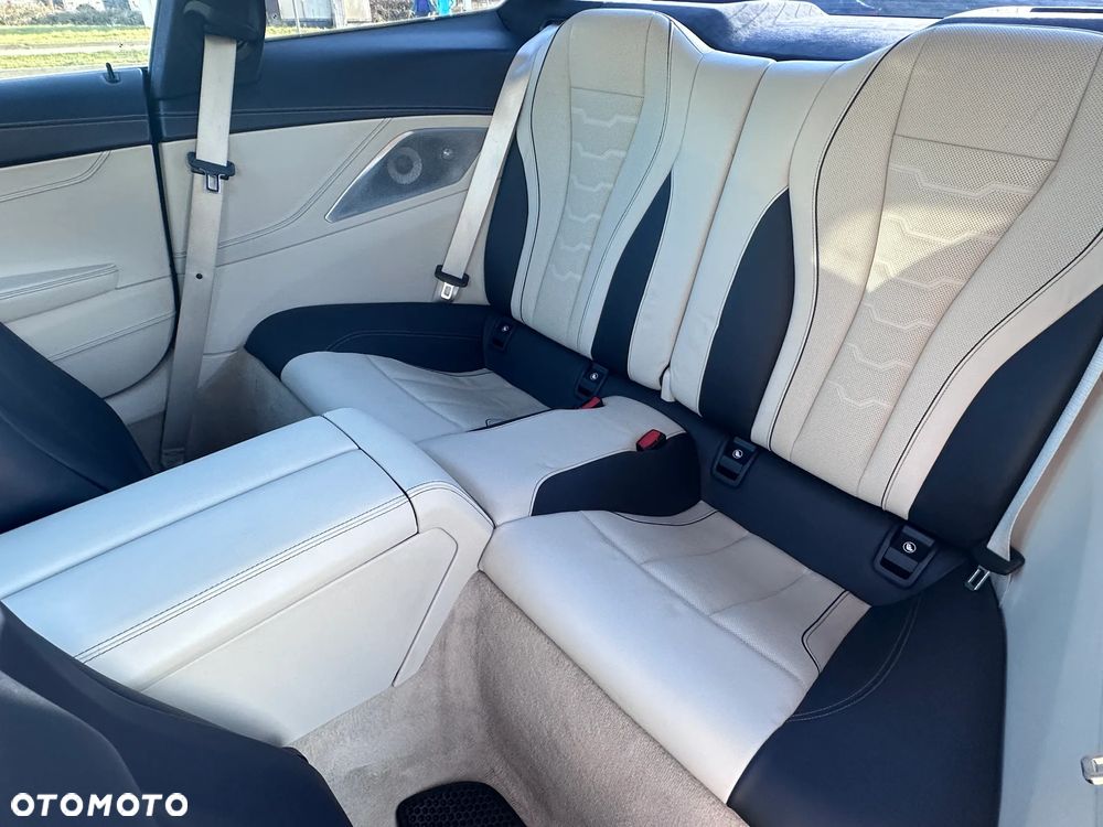 BMW Seria 8 - 14