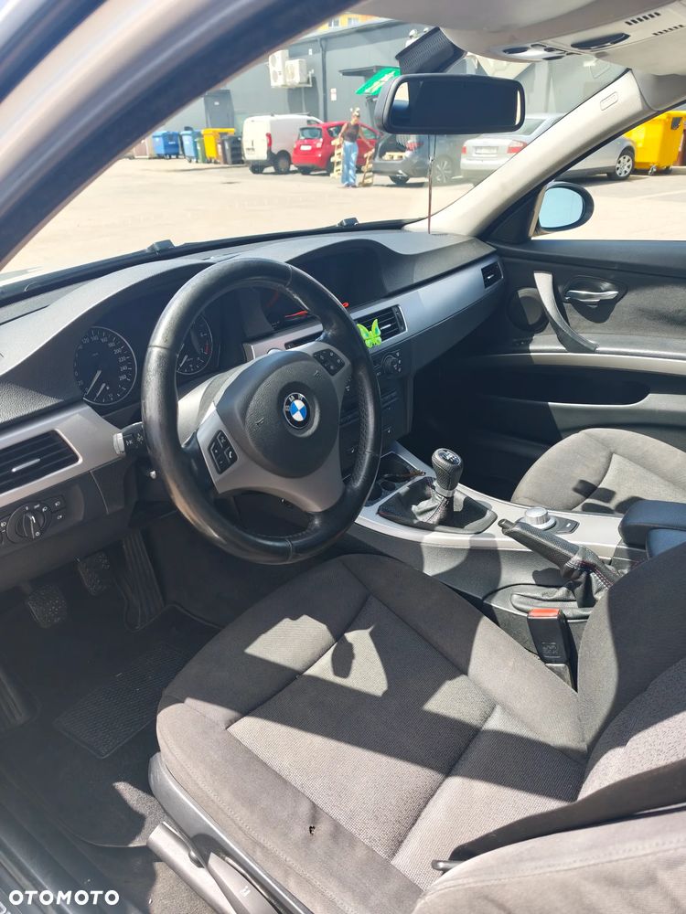 BMW Seria 3 320i - 6