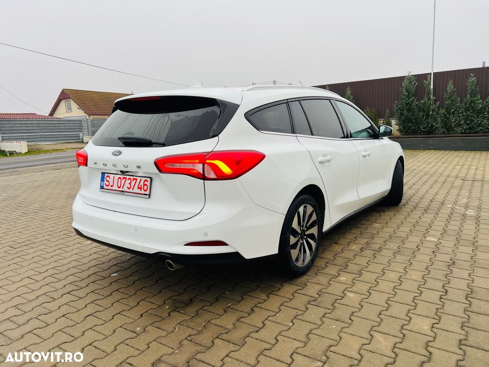 Ford Focus 1.5 TDCi Powershift Titanium - 4