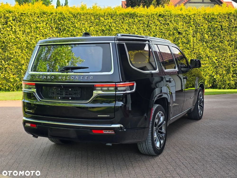 Jeep Grand Wagoneer - 6