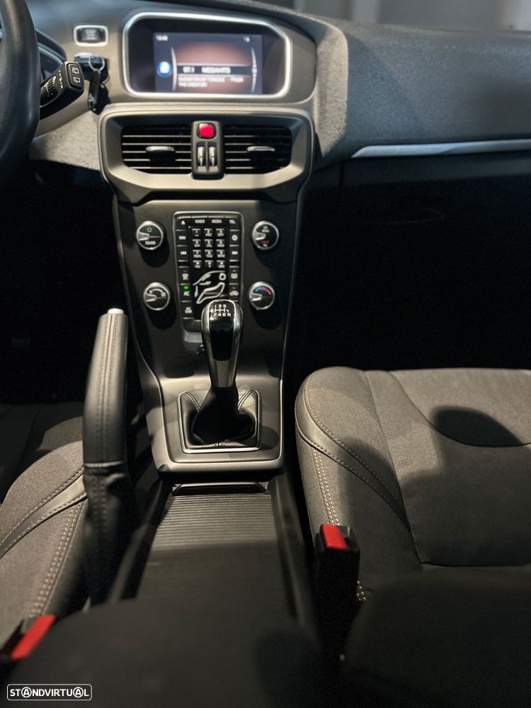 Volvo V40 Cross Country 2.0 D3 - 22