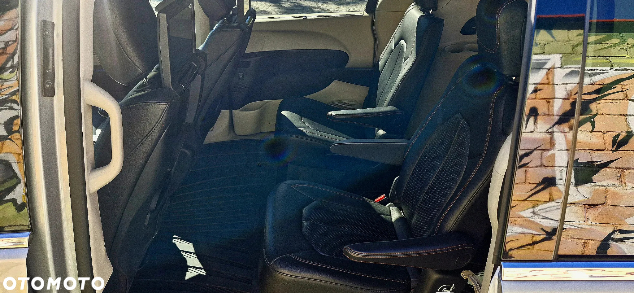 Chrysler Pacifica - 20
