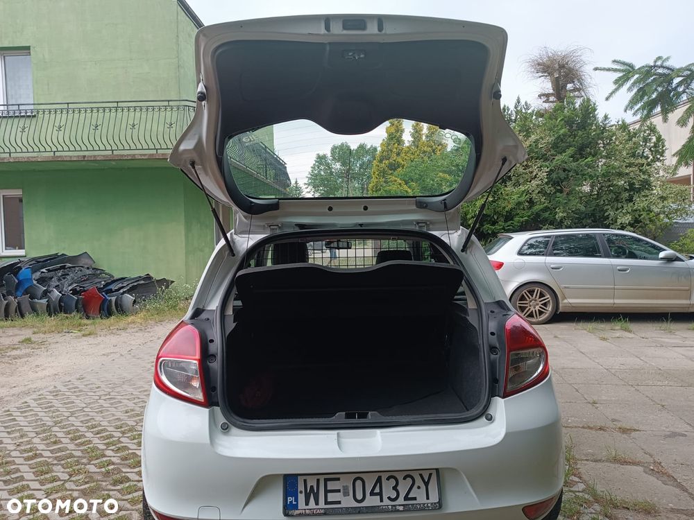 Renault CLIO - 18