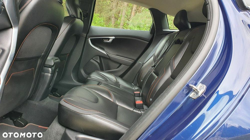 Volvo V40 D2 Drive-E Ocean Race - 9