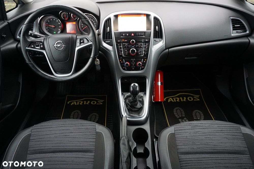 Opel Astra 1.4 Turbo Cosmo - 2