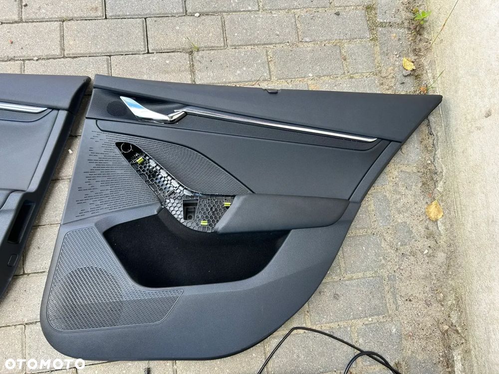 FOTELE KANAPA BOCZKI TUNEL SKODA OCTAVIA 4 IV SKÓRA KOMPLET - 25