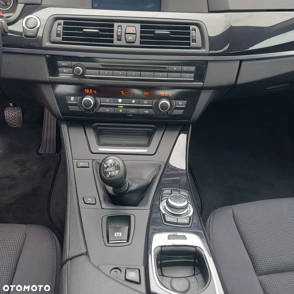 BMW Seria 5 520d Modern Line - 18